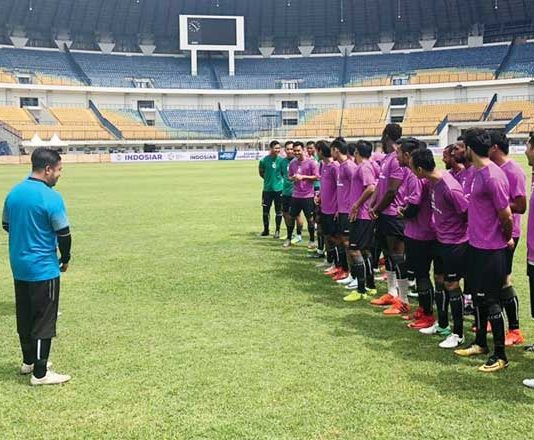 SFC Latihan di Bawah Terik Matahari