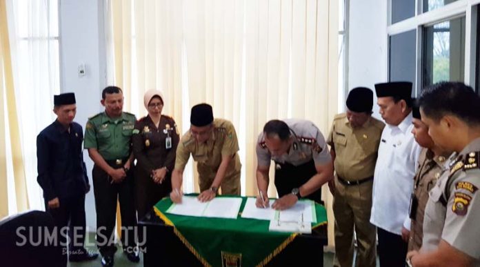 TANDATANGANI---Bupati-Mura,