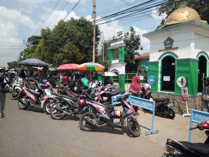 25.07.2018.Parkir depan MTsN 1 Palembang (3)