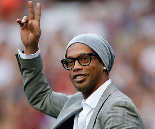 Terjerat Hutang, Uang Ronaldinho Tinggal Rp101.000 di Rekeningnya