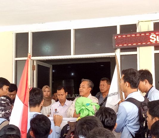 Mahasiswa Minta KPU Sumsel Tegas dan Netral