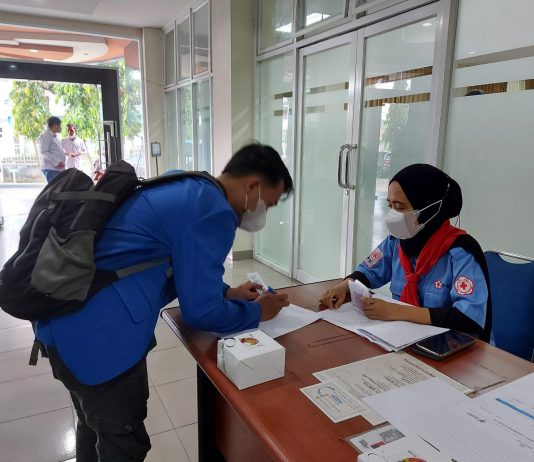 350 Mahasiswa Universitas Tridinanti Palembang Jalani Vaksinasi Booster