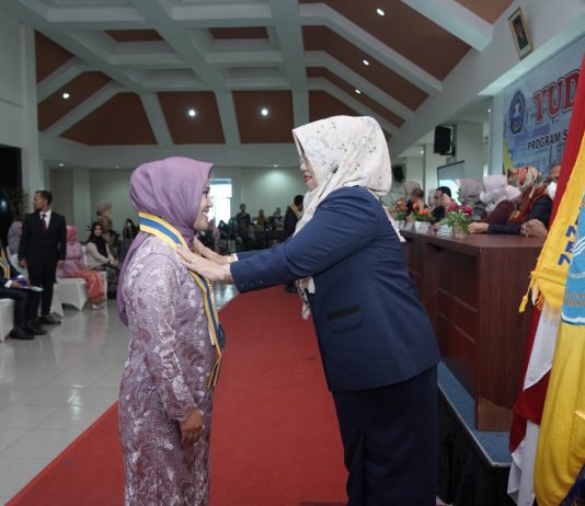 FE UTP Yudisium 42 Lulusan S2 Magister Manajemen