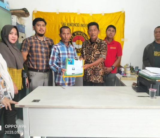 Tim Pengusung Sabeum Yusuf Fadli Kembalikan Formulir Bacalon Ketum Taekwondo Kota Palembang