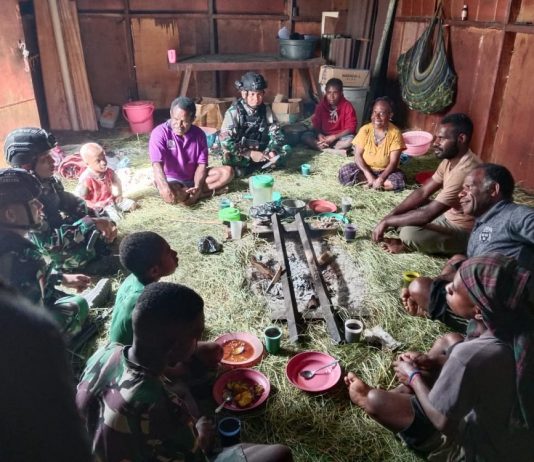 Satgas Yonif Raider 200/BN Kunjungi Tokoh Agama Bolakme