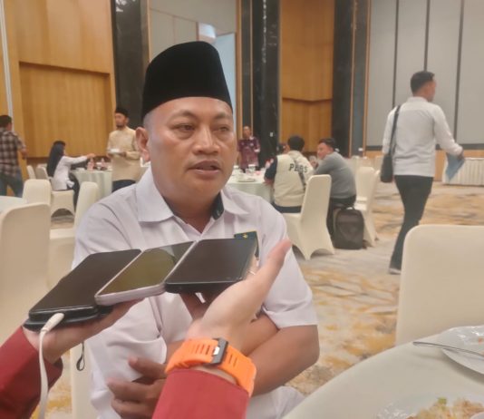 Jangan Tebang Pilih Tertibkan Alat Peraga Kampanye