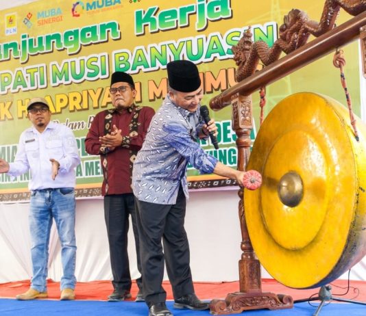 Puluhan Tahun Tanpa Aliran Listrik PLN, Sekarang Terang Benderang