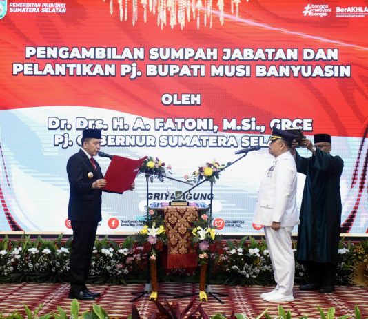 Pj Gubernur Agus Fatoni Resmi Lantik Sandi Fahlepi Pj Bupati Muba
