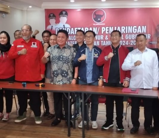 Kembalikan Formulir di PDI Perjuangan, Herman Deru Berharap Bisa Bersama Memenangkan Pilgub Sumsel