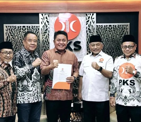 Pemilukada Sumsel, PKS Dukung Pasangan HDCU