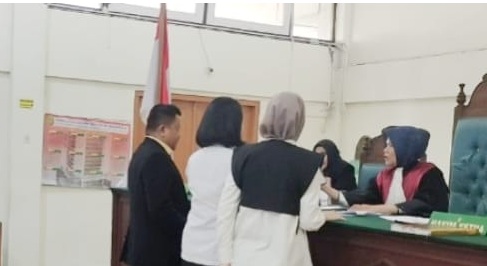 28.04.2025.PRAPERADILAN FITRIANTI AGUSTINDA