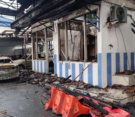 Kerusuhan Dini Hari, Pos Polisi dan Kantor DPRD Sumsel Diserang Geng Motor