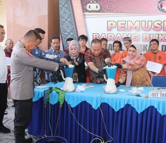 Polda Sumsel Musnahkan 1,7 Kg Shabu-shabu dan 6404 Ineks