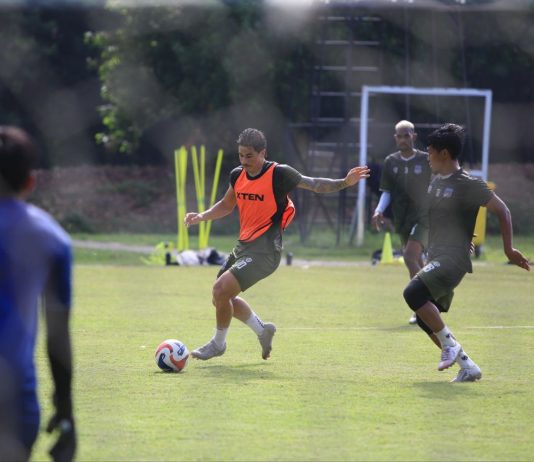 Evaluasi Kekalahan dari PSMS: Telat Ambil Keputusan, Sering Kehilangan Momentum