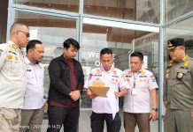 Tak Penuhi Izin Usaha, Satpol PP Kota Palembang Segel Koat Coffee