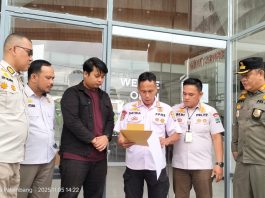 Tak Penuhi Izin Usaha, Satpol PP Kota Palembang Segel Koat Coffee