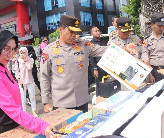 Polda Sumsel Kirimkan Bantuan Untuk Korban Bencana di Aceh, Sumut, dan Sumbar