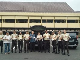 Chairul S Matdiah Bagikan 250 Nasi Uduk Gratis