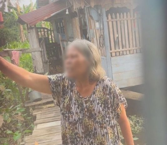 Tangkapan layar terlapor saat mendatangi kediaman korban.