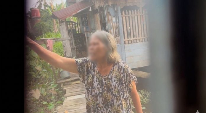 Tangkapan layar terlapor saat mendatangi kediaman korban.