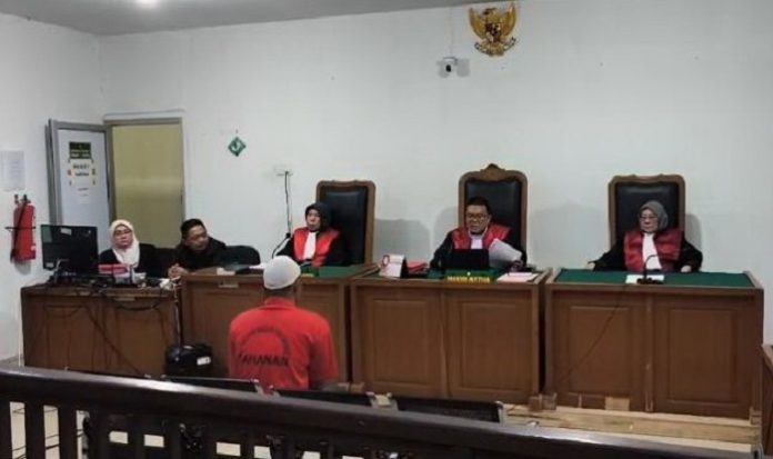 PUTUSAN----Majelis Hakim PN Palembang menggelar persidangan perkara Dedi Wanto dengan agenda pembacaan putusan, di ruang sidang PN Palembang, Rabu (10/6/2026). (FOTO: SS1/IST/HMN)