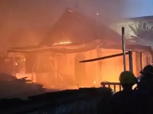 Tak Terima Dilaporkan KDRT Usai Menggoda Adik Ipar, Pria di Lubuk Linggau Nekat Bakar Rumah Mertua Hingga Hancurkan 11 Bangunan